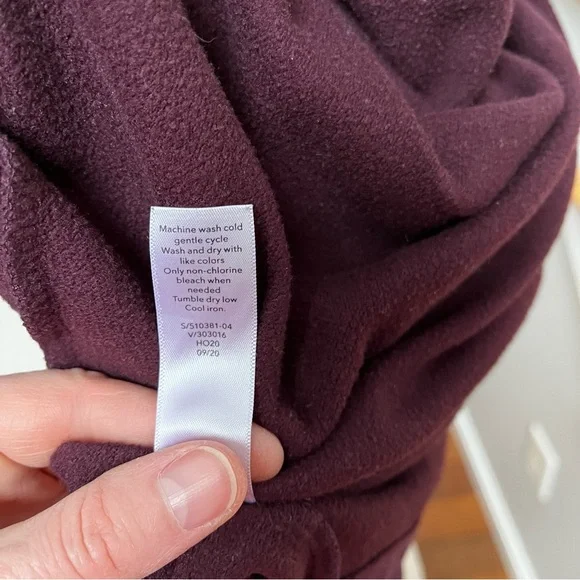Athleta Women’s XL Turtleneck Sweatshirt Purple Burgundy Longer Back - Picture 6 of 6